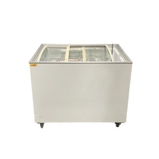 Freezer Chest, White on wheels